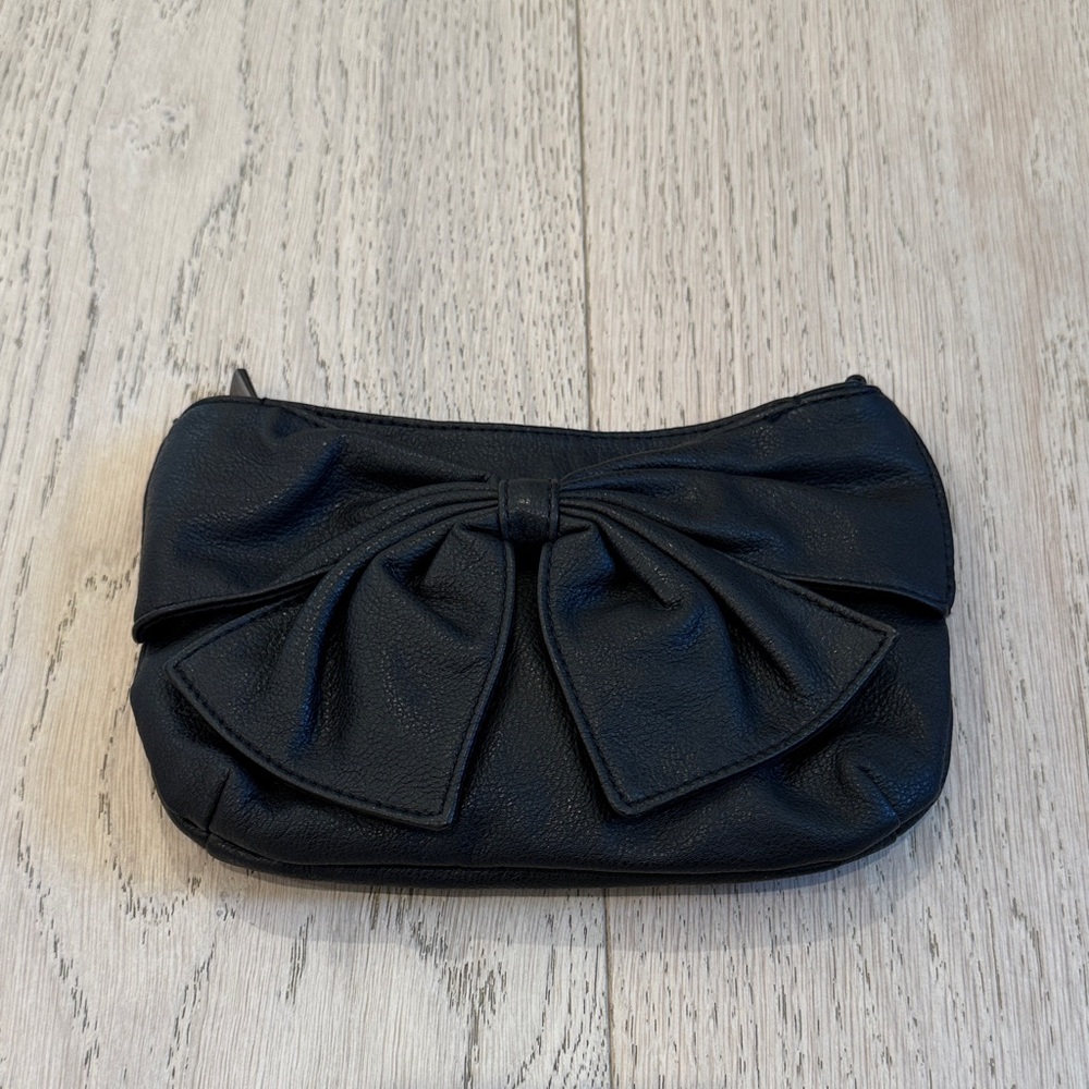 Express Vegan Leather Bow Crossbody Bag